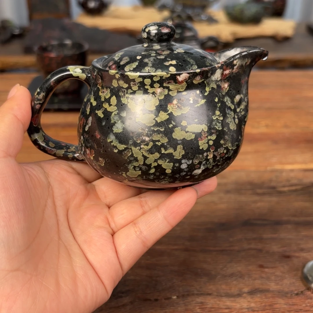 王***丹康能美玉瓷安山玉