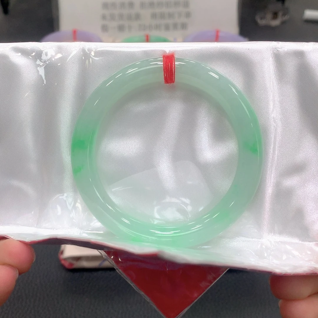 翡翠未镶嵌手镯55圆