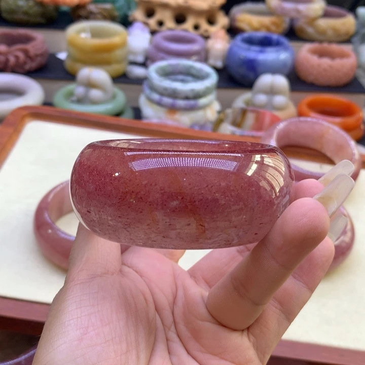 石英质玉136898544未镶嵌千**蚕