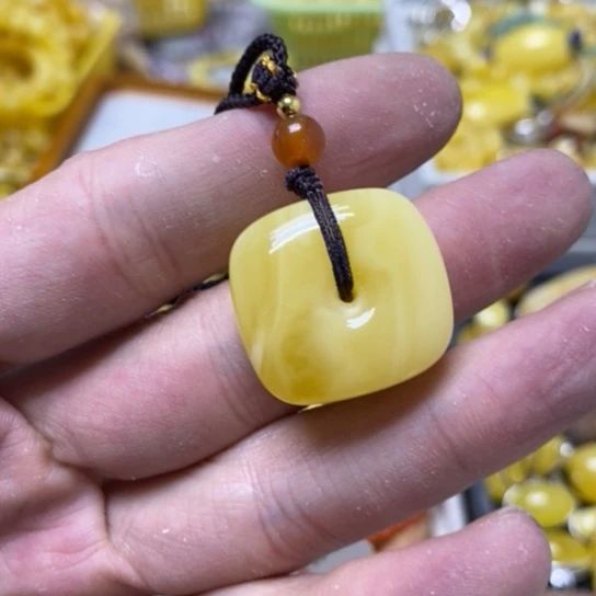蜜蜡裸石未镶嵌吊坠