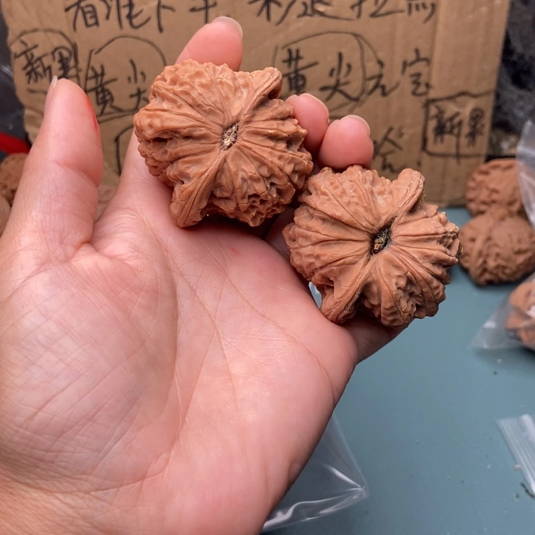 用***2吊坠文玩核桃血麒麟126