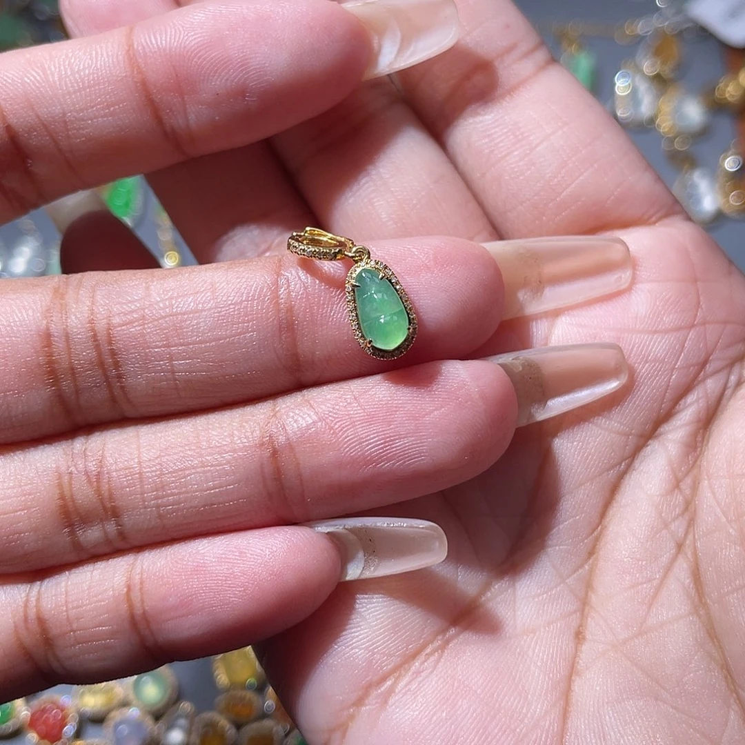 吊坠(不含链)18K金镶嵌翡翠