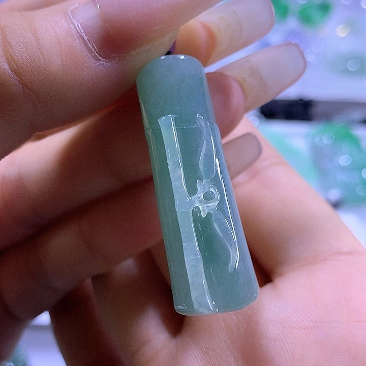 翡翠未镶嵌颈饰天然翡翠A货吊坠