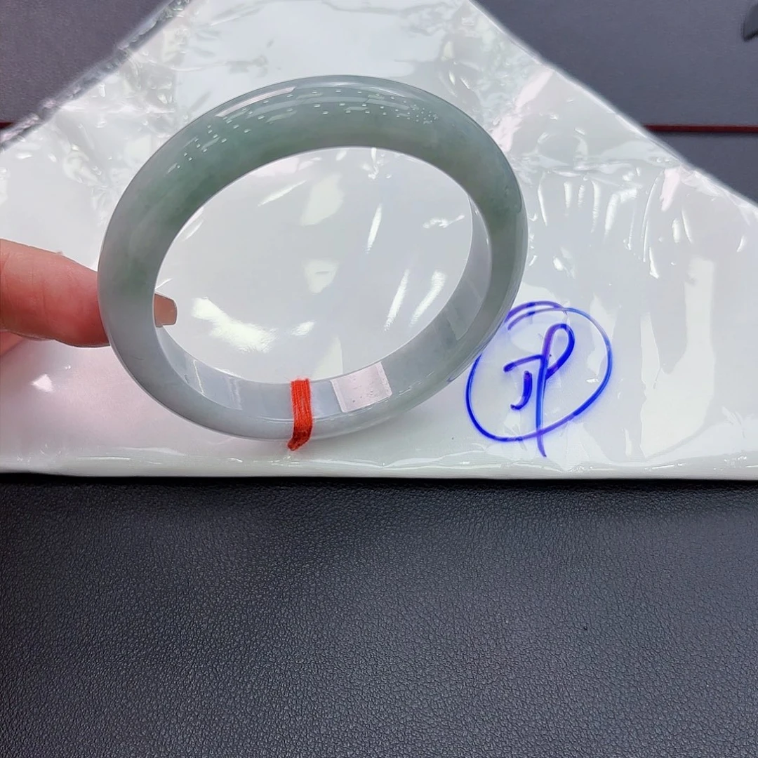 翡翠手镯未镶嵌手镯