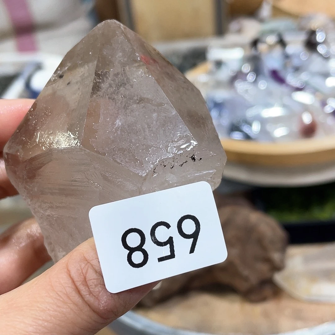 水晶摆件……未镶嵌