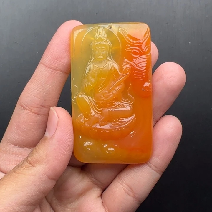 石英质玉（黄龙玉）未镶嵌颈饰