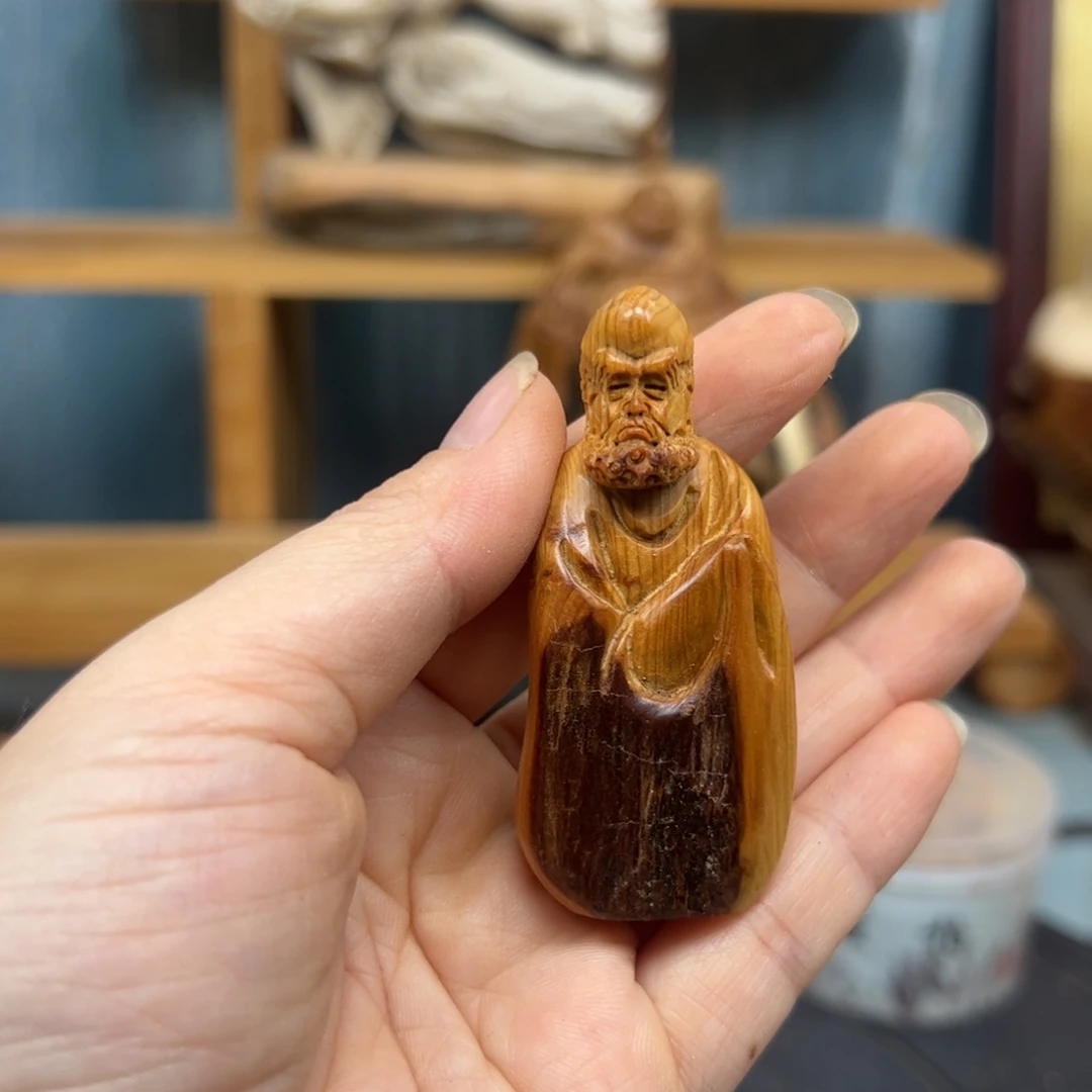 木乌**苏崖柏木摆件手把件