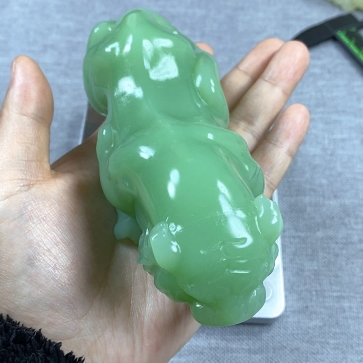 和田玉颈饰未镶嵌凡***语
