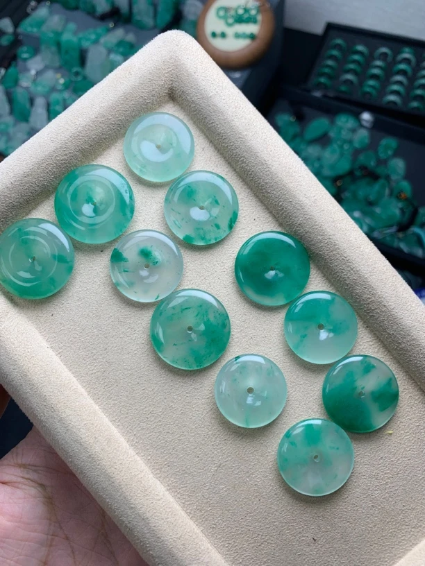 天然非洲翠绿平安扣多样子发货发其一