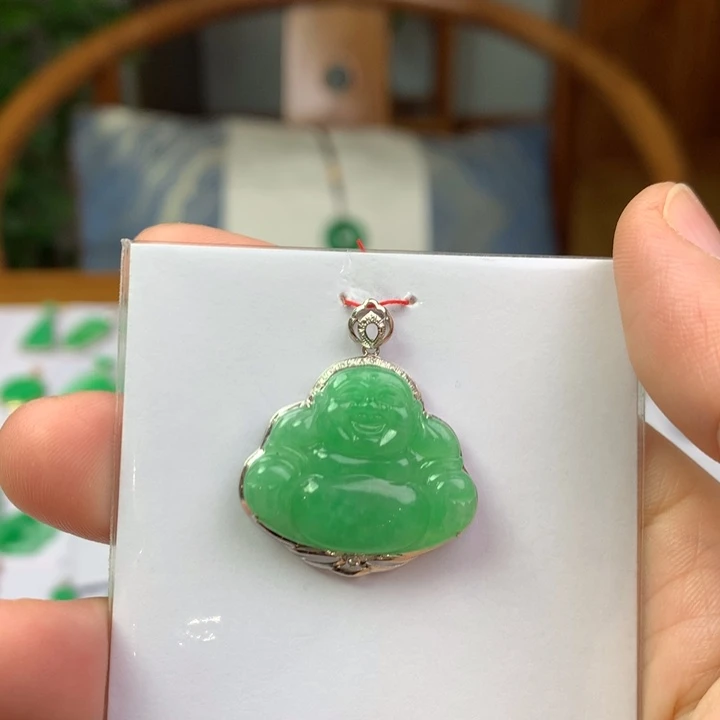 翡翠18K金镶嵌颈饰翡翠吊坠