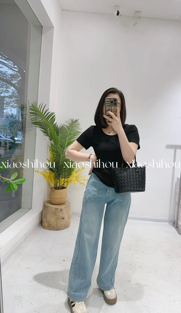 小时候女装店坑纹u领t恤3820