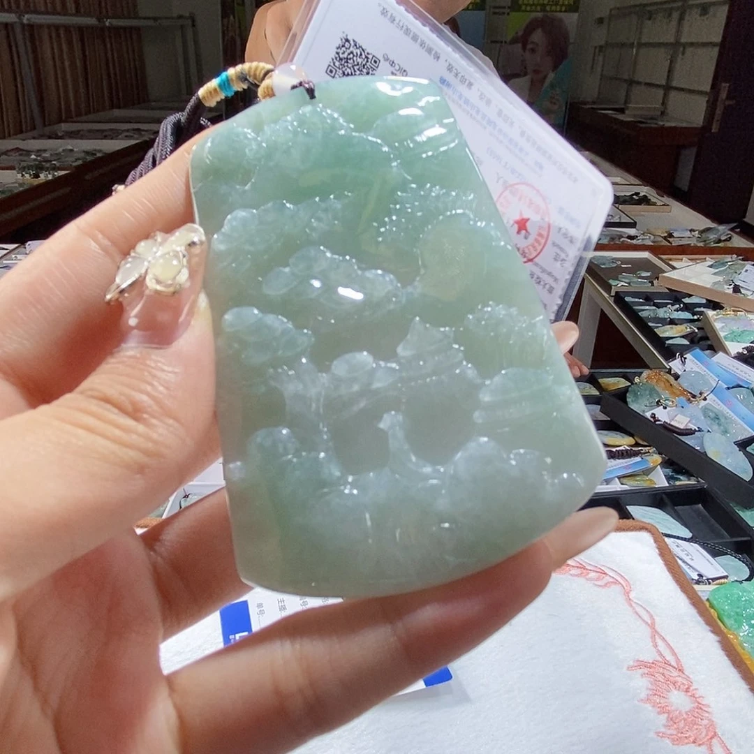 翡翠未镶嵌颈饰我