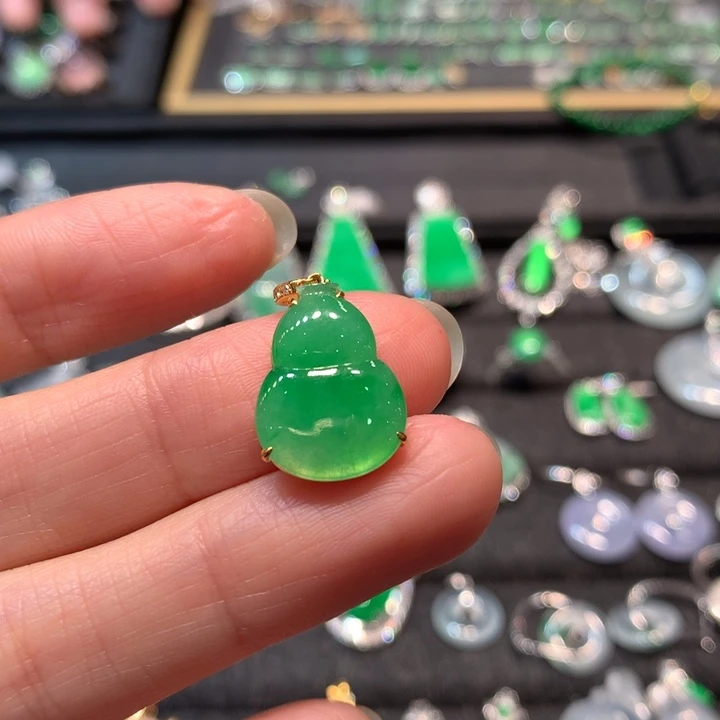 【闪购商品】颈饰18K金镶嵌翡翠翡翠