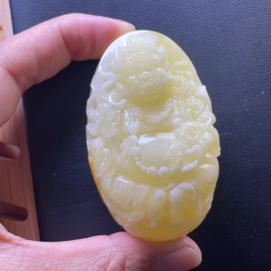 琥珀未镶嵌颈饰天然的琥珀蜜蜡