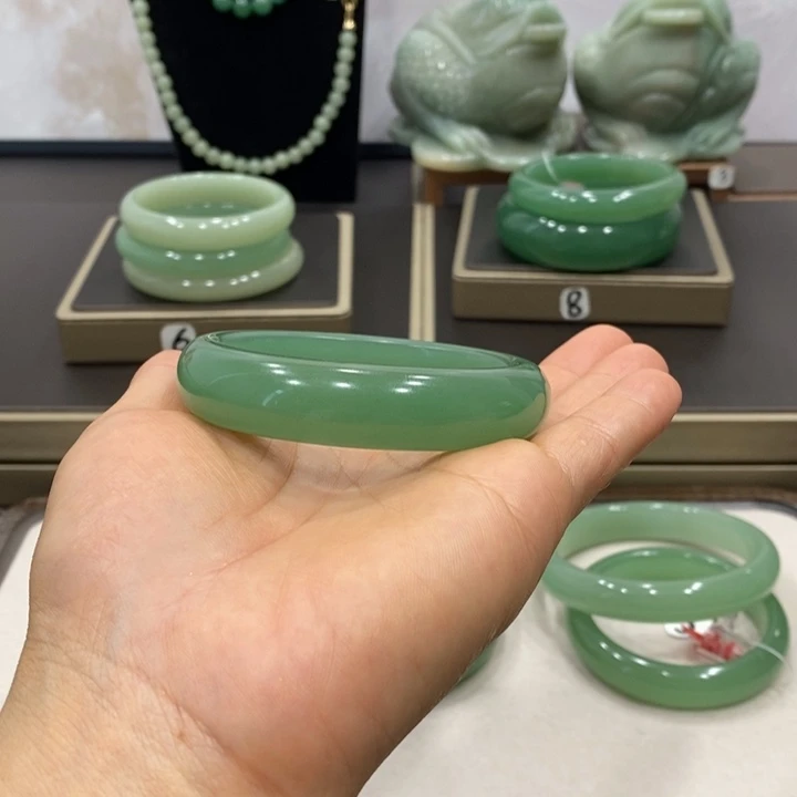 东陵石未镶嵌颈饰好***到