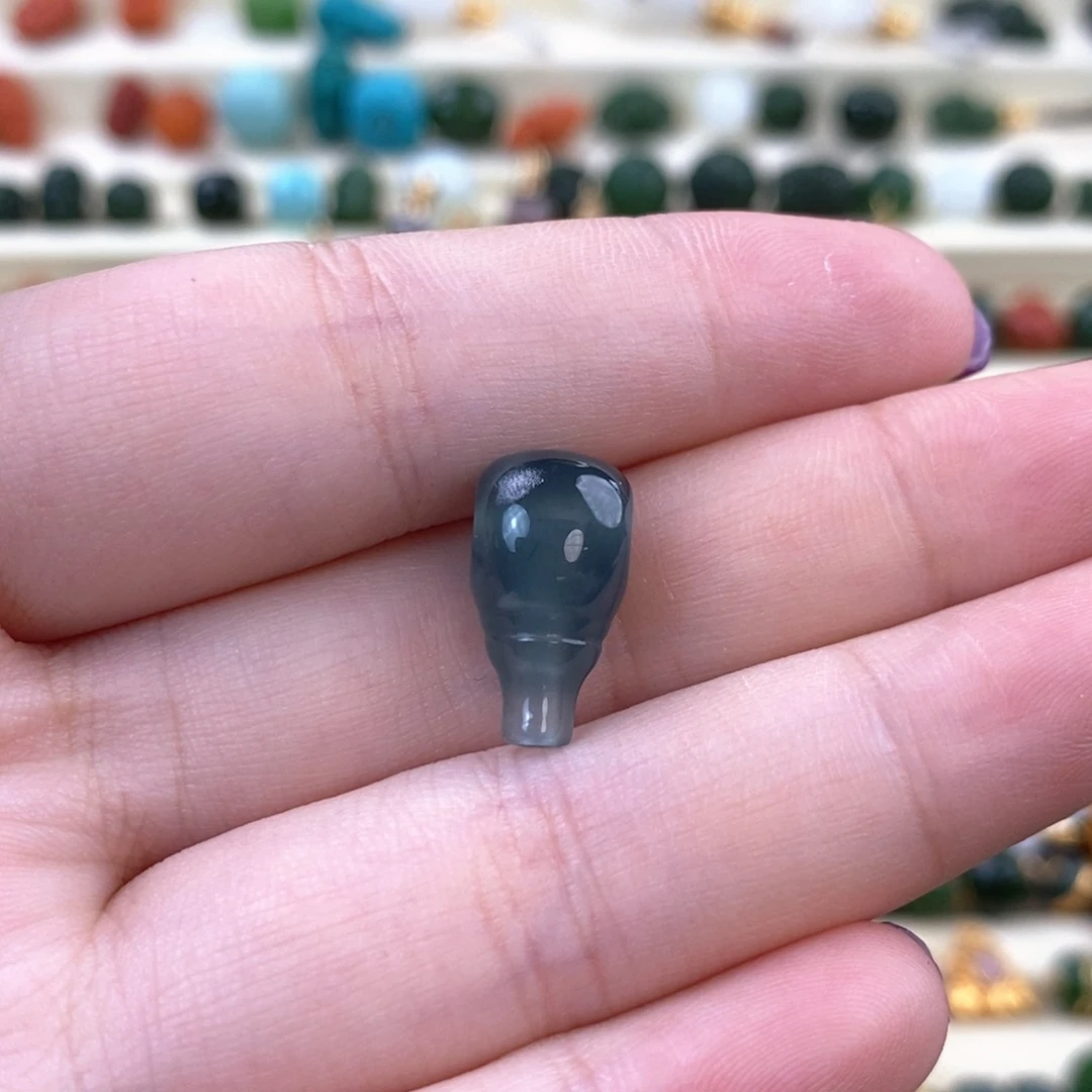 翡翠未镶嵌颈饰三通