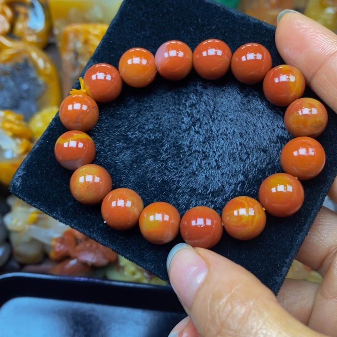 未镶嵌石英质玉（黄龙玉）颈饰