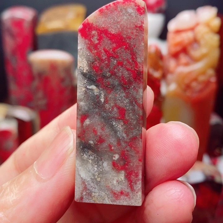 昌化鸡血石天***人昌化鸡血石