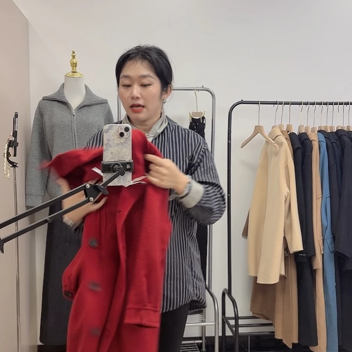 回来家里咯看看金价