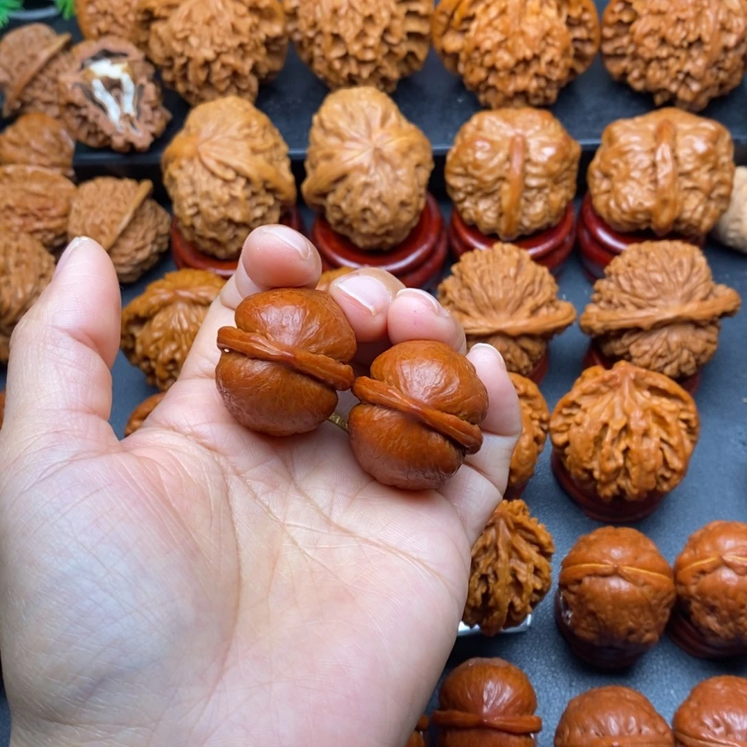 文玩核桃把件海豚