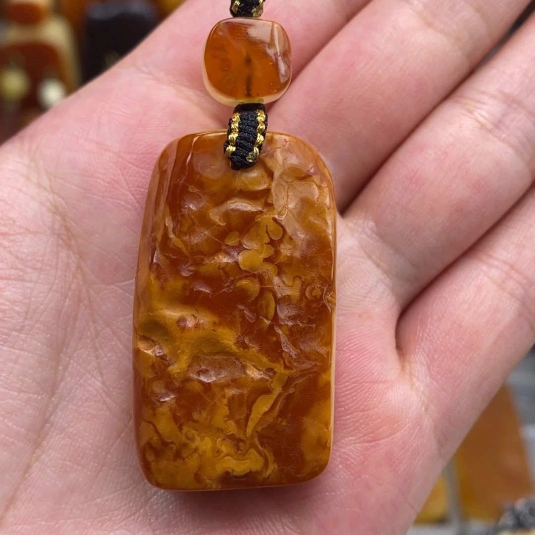 未镶嵌吊坠(赠链)琥珀