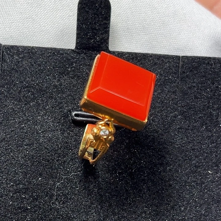 南红玛瑙18K金镶嵌戒指