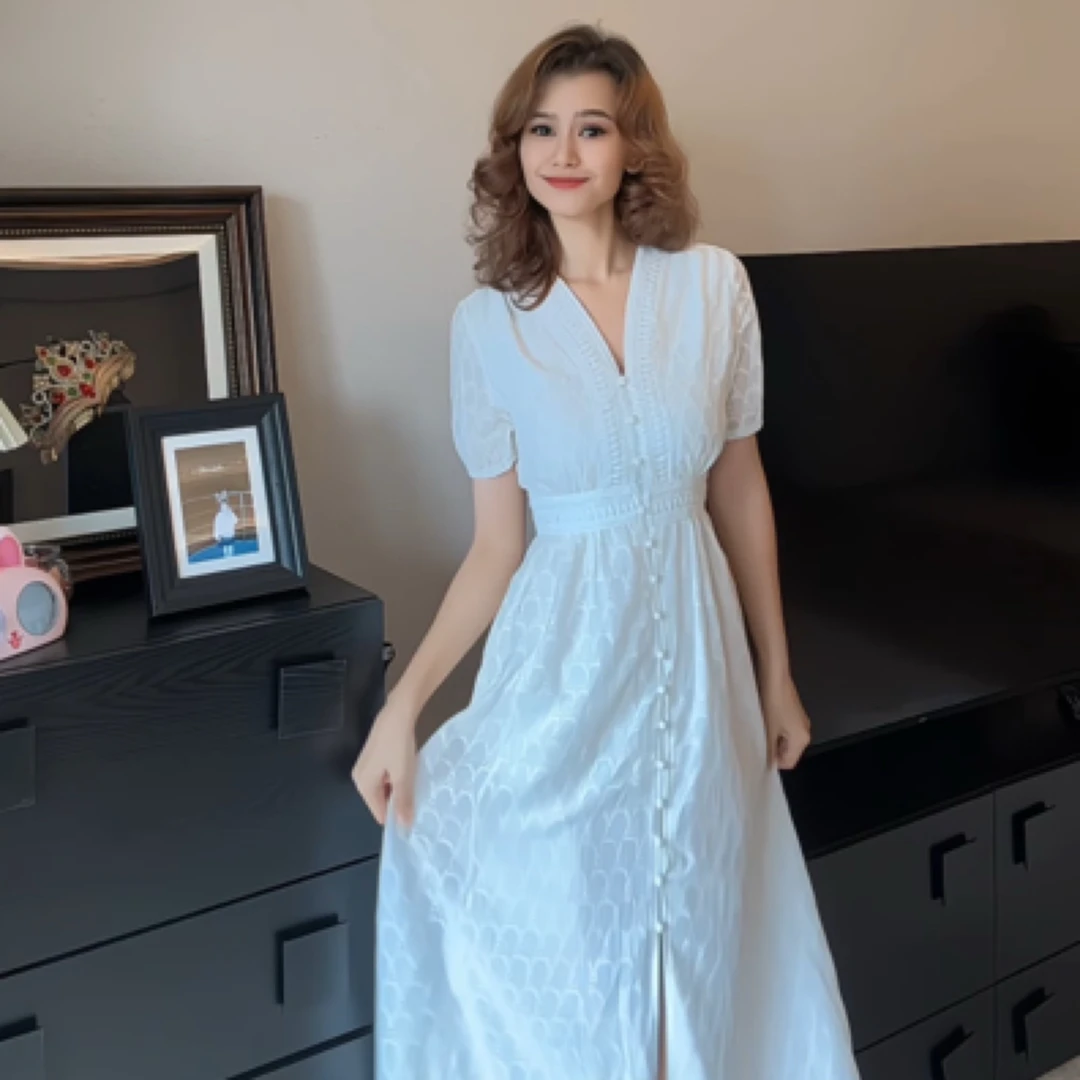 节日款白色气质显瘦收腰一排扣蕾丝连衣裙