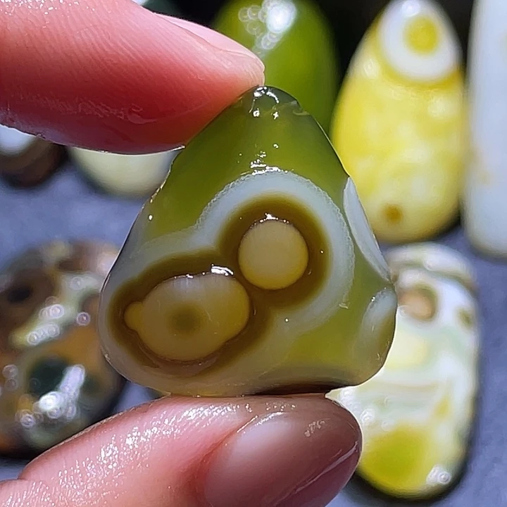 玛瑙/玉髓未镶嵌珠宝奇石