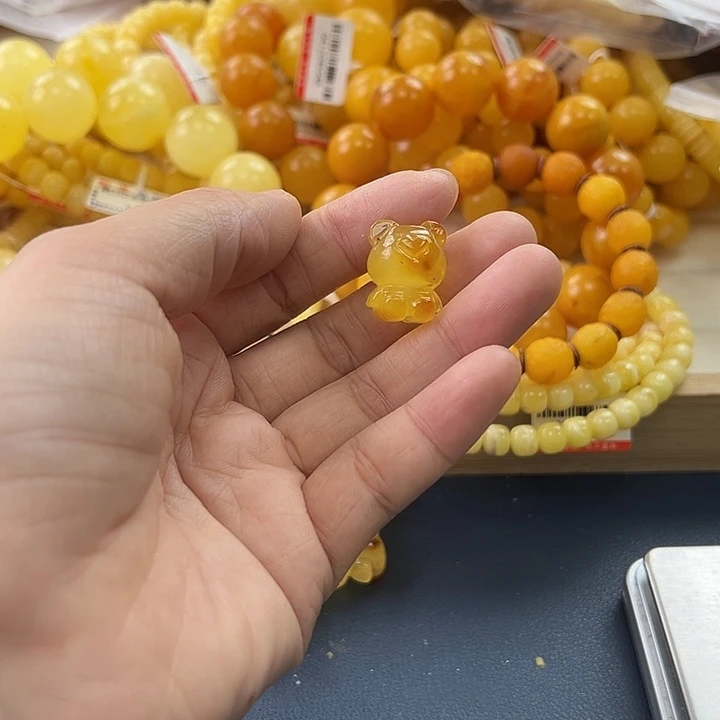 未镶嵌琥珀珠宝奇石