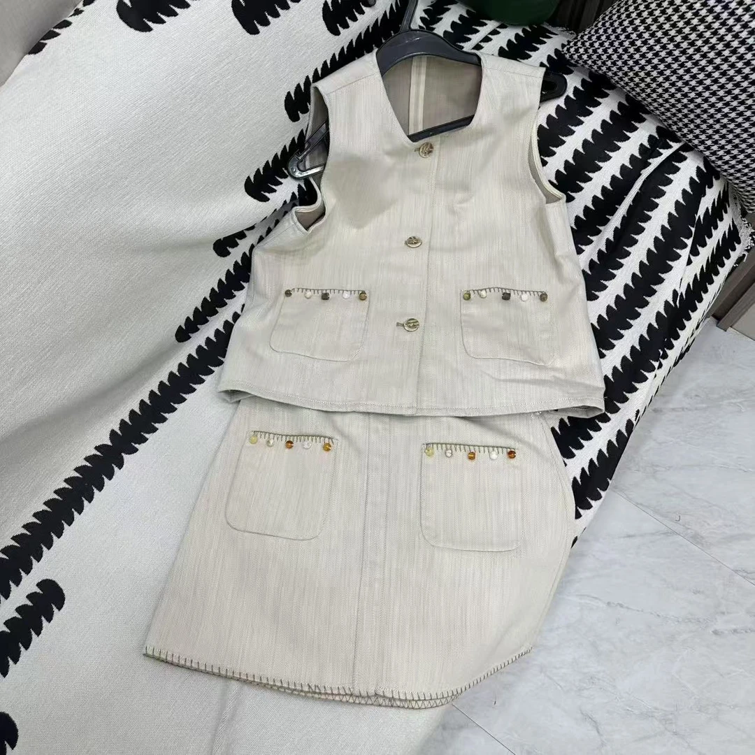 6.13杏色老钱风无袖背心马甲+半裙法式时尚套装