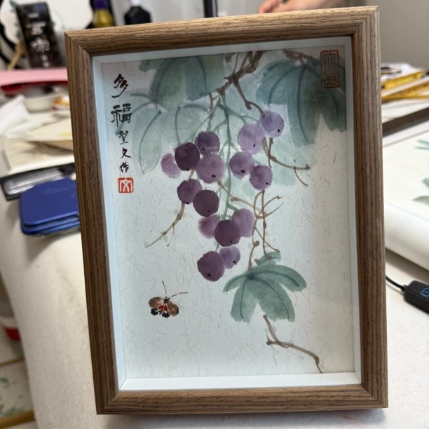 多福，葡萄，花姑娘小蛾子，福气摆台