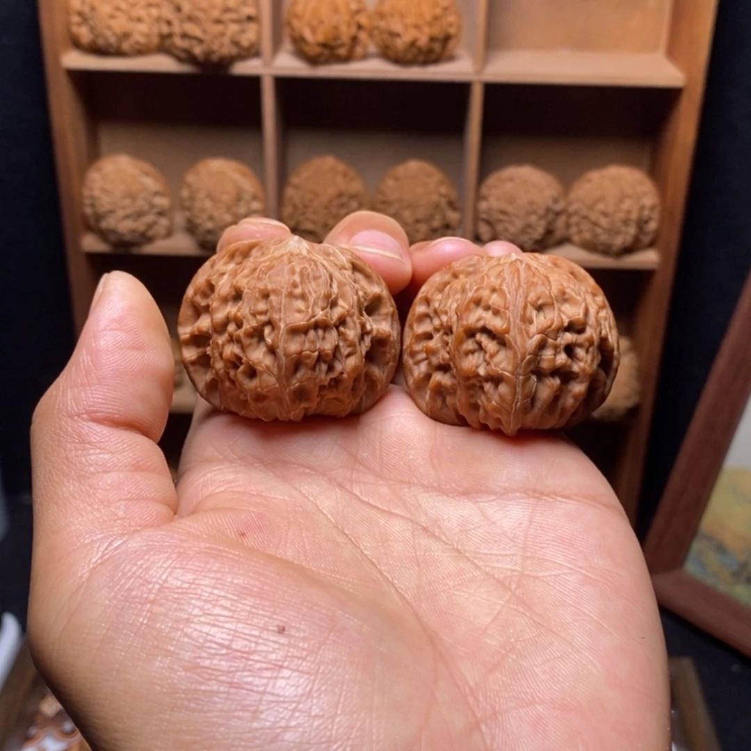 知***~文玩核桃吊坠血磨