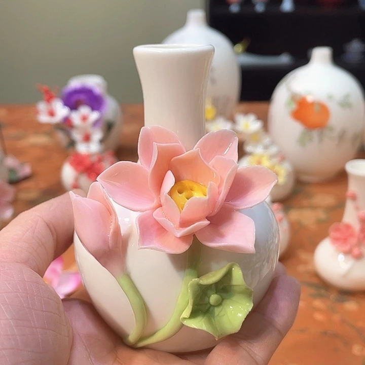 手工陶瓷精致摆件