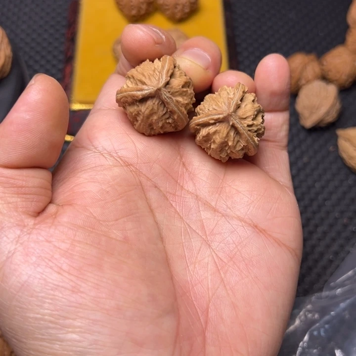风***线吊坠文玩核桃三棱