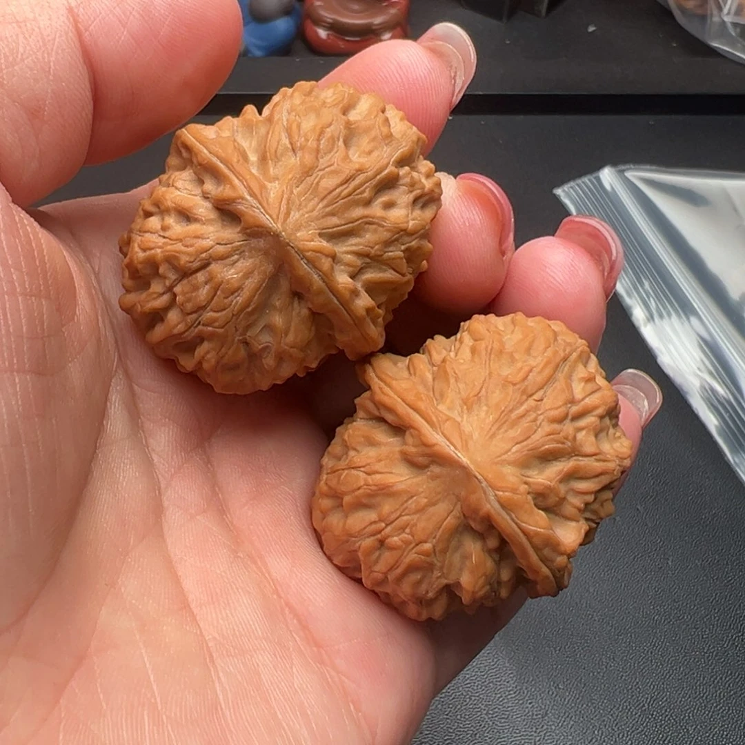 文玩核桃吊坠黄松峪元宝40