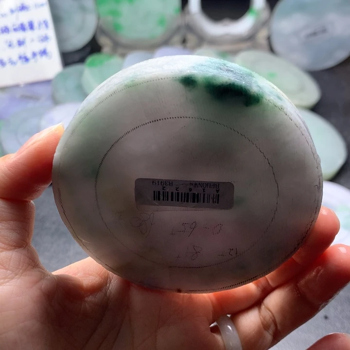 未镶嵌手镯定制翡翠