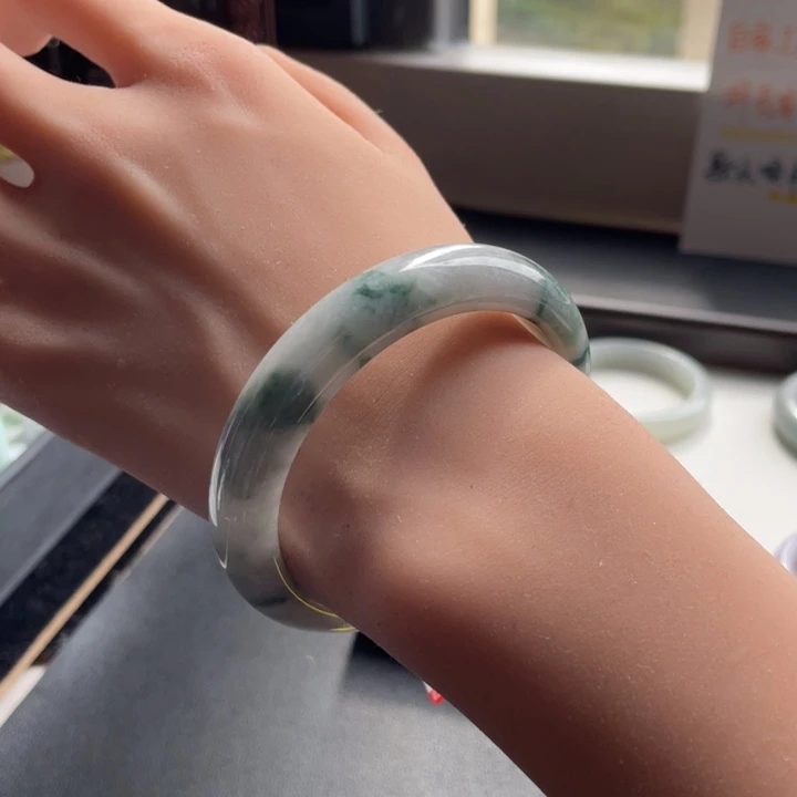 翡翠未镶嵌手镯05