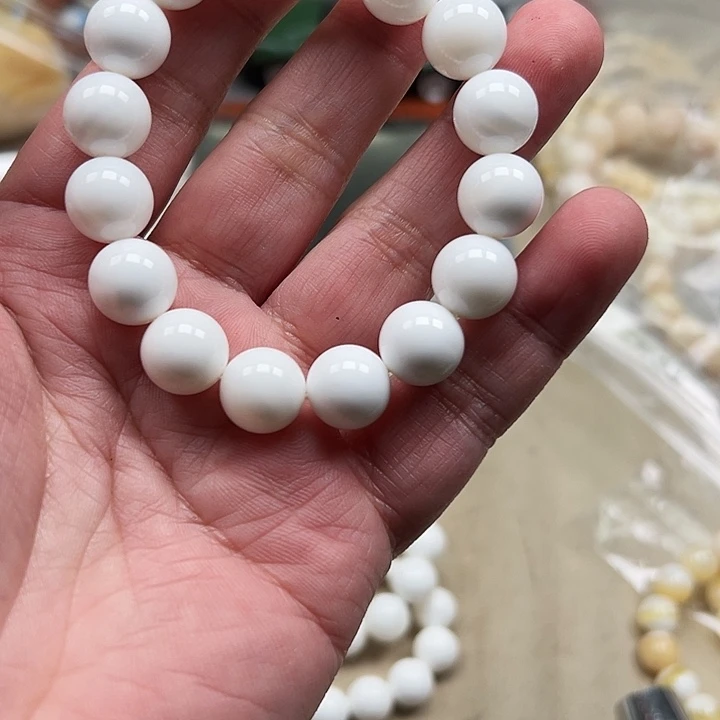 白玉菩提吊坠白色369