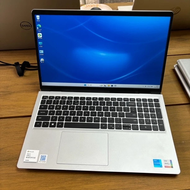 95新 Dell/戴尔 带独显12代i5 1235u 16+512G mx550 2G 15.6寸银