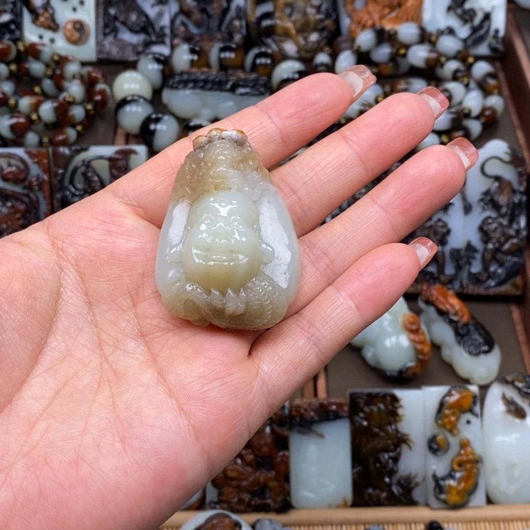 颈饰未镶嵌和田玉