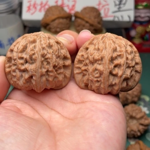【闪购商品】把件文玩核桃43三角白