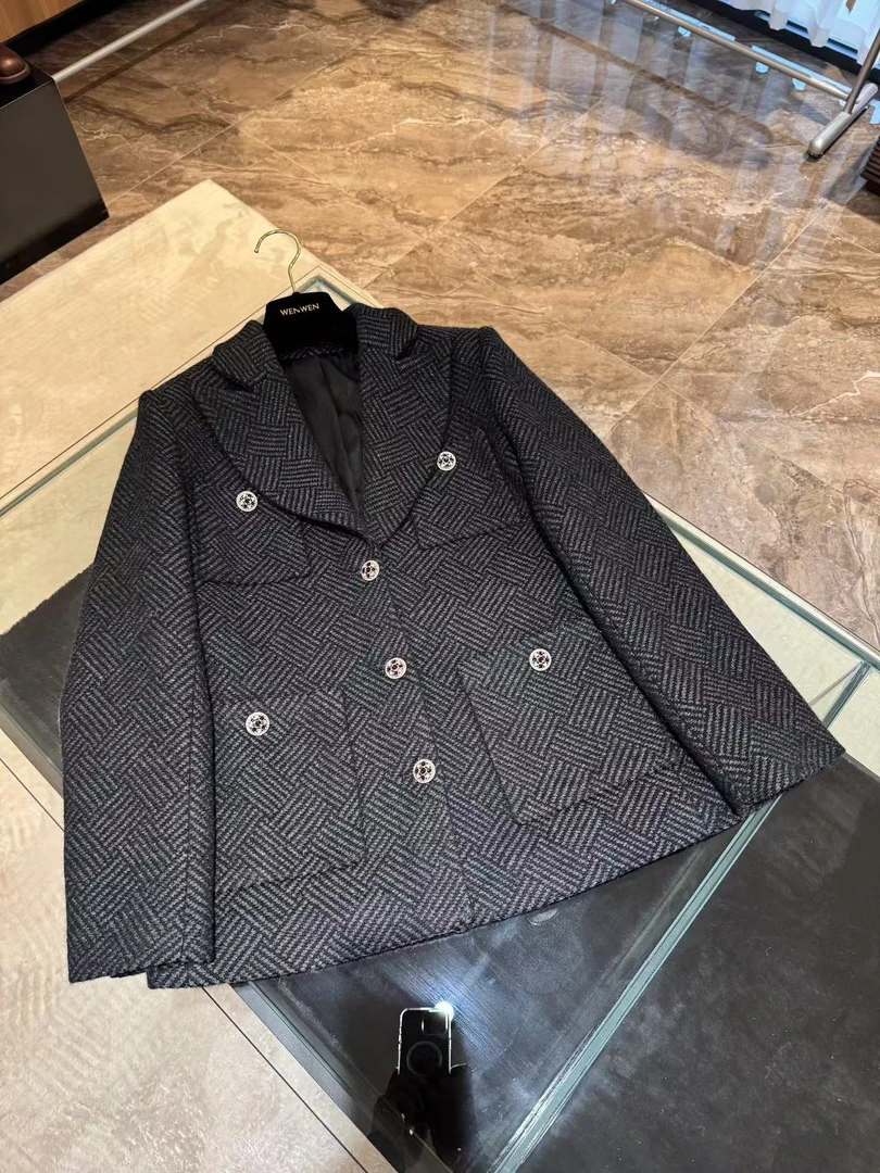 WW2024新款女士时尚短款秋冬外套