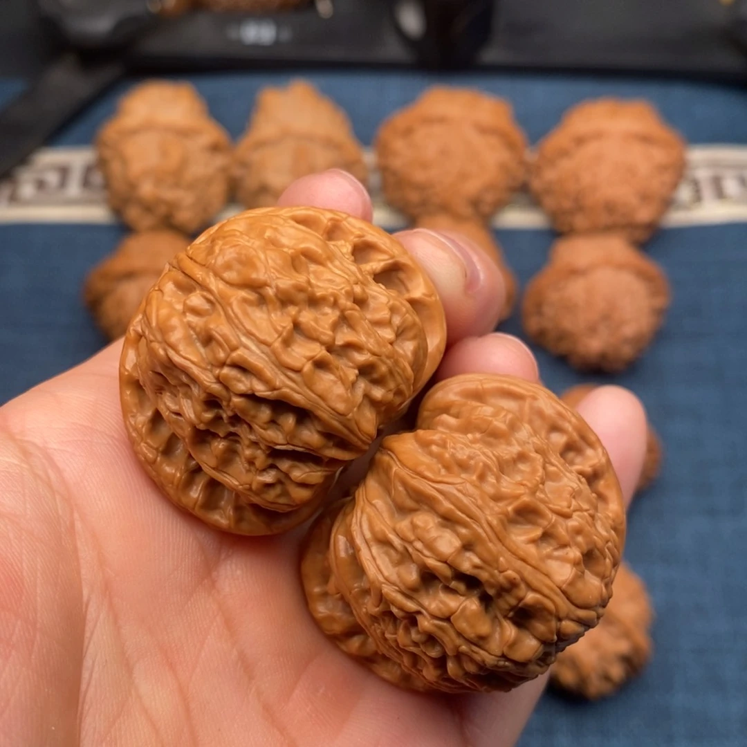 雲***渡文玩核桃把件39红皮老树球白