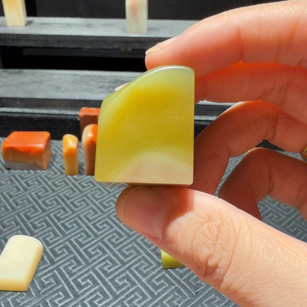 寿山石蜜**尼寿山石寿山石