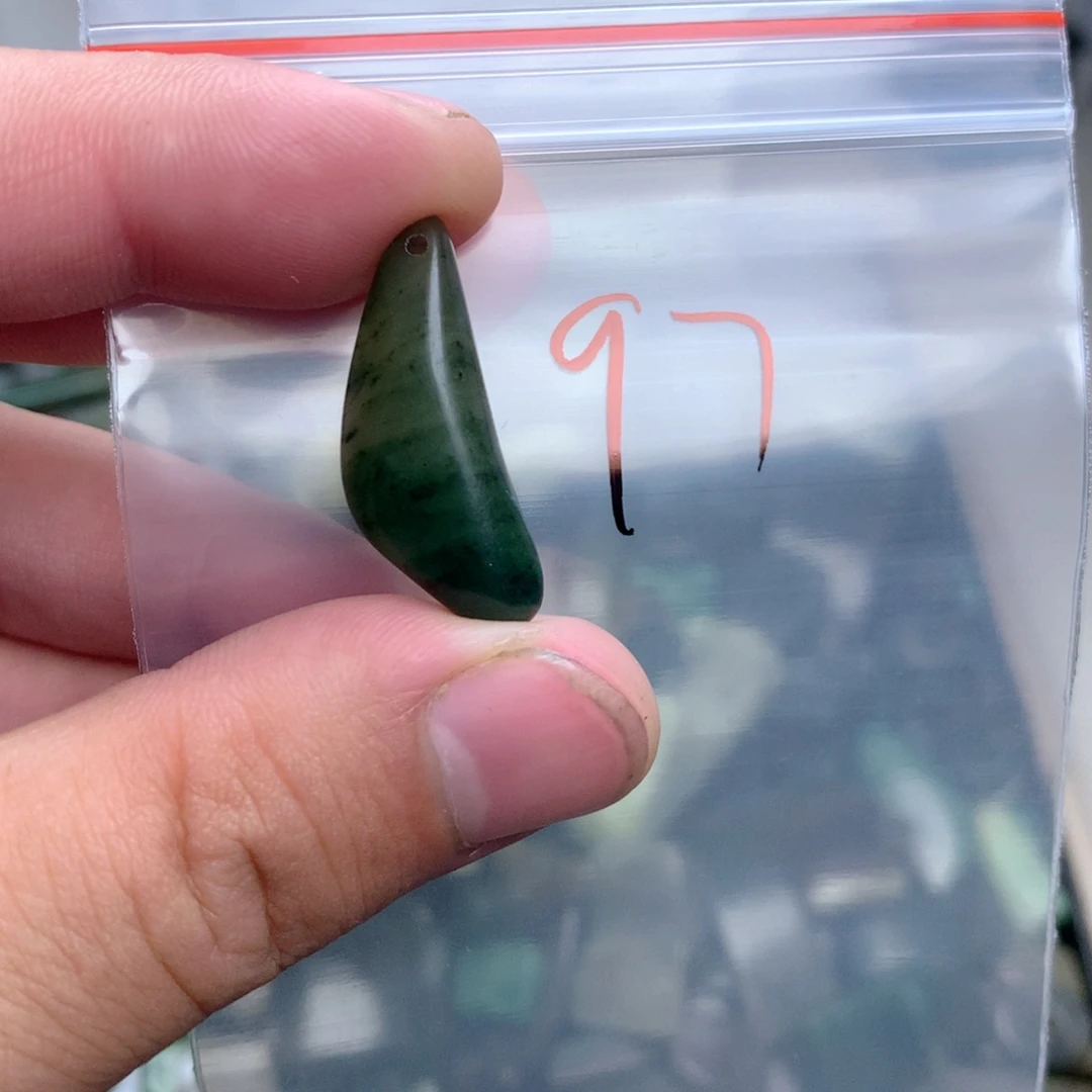 独山玉未镶嵌珠宝半成品