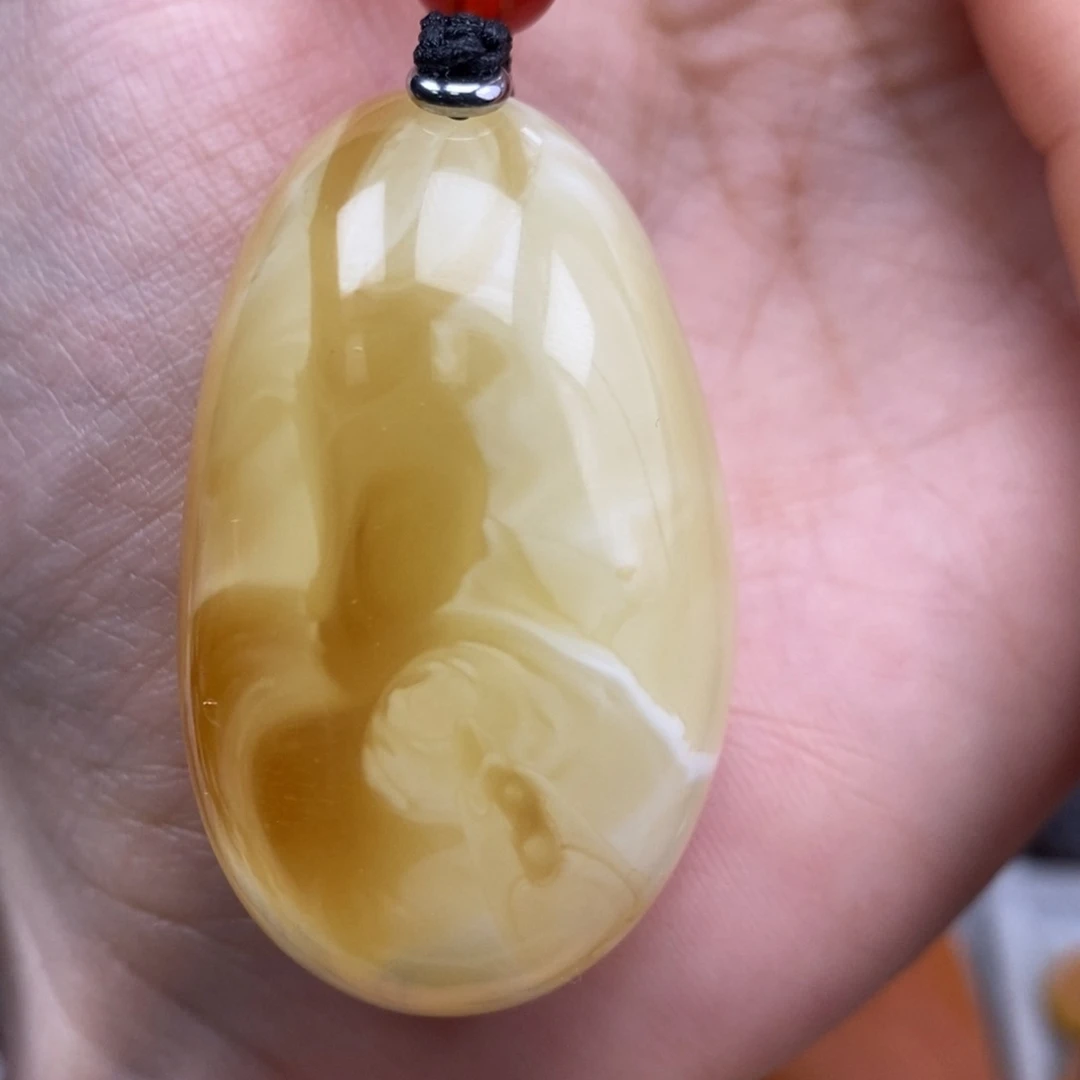 琥珀吊坠(赠链)未镶嵌