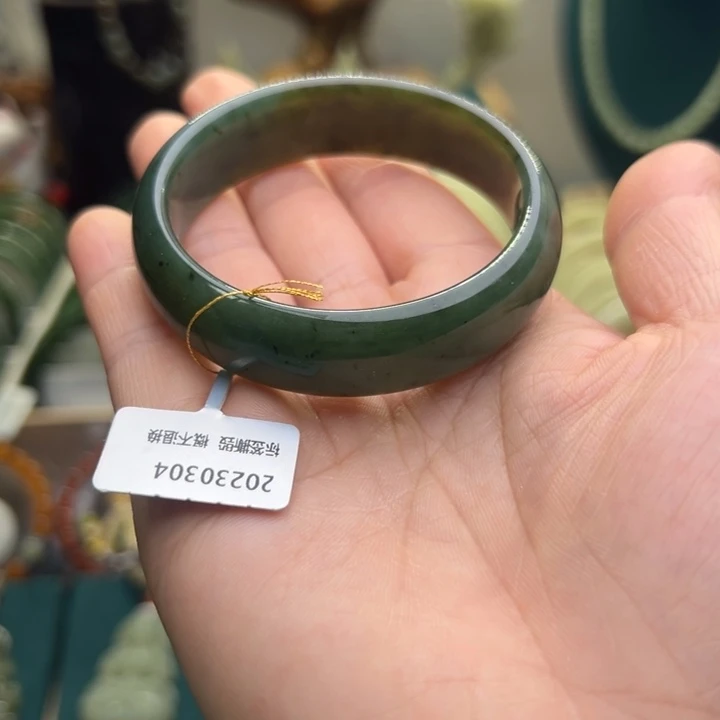 和田玉手镯未镶嵌53.8圈围7982