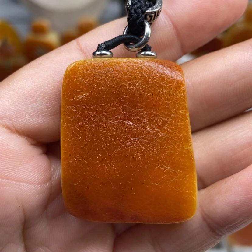 【闪购商品】琥珀颈饰未镶嵌