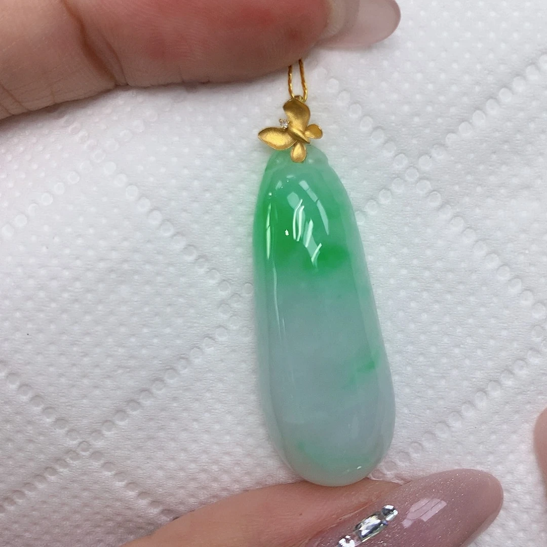 颈饰18K金镶嵌翡翠