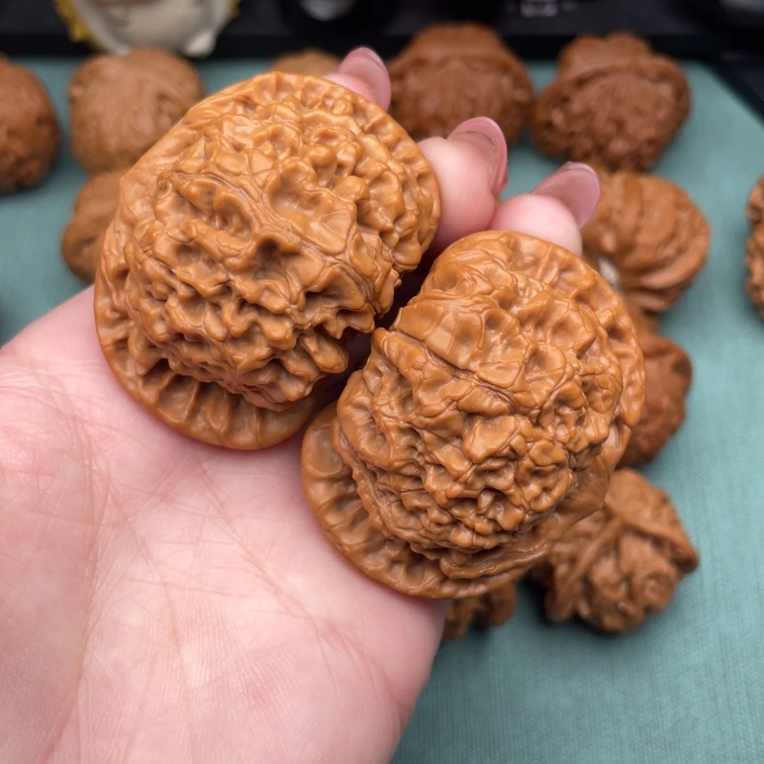 文玩核桃把件全品麒麟纹大官帽51